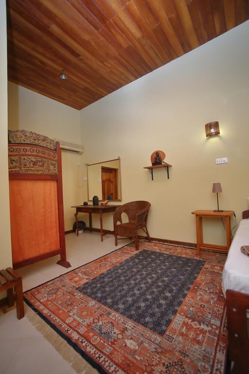 Lazy Lizard Hotel Гале Екстериор снимка